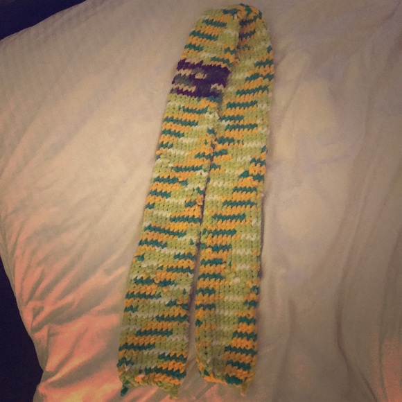 I’m selling a scarf! - Picture 1 of 1